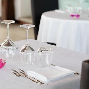 Restaurant: Table